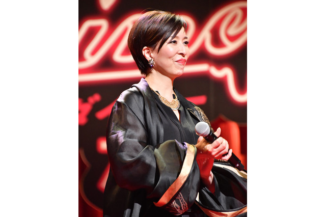 真矢ミキ、電車で隣の乗客に「私の司会どうですか?」 画像