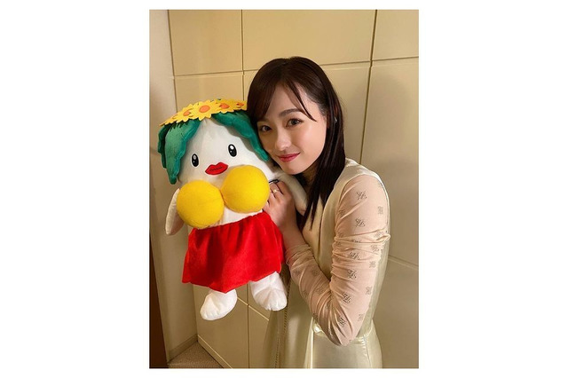 福原遥のぬいぐるみとの密着ツーショットにファン悶絶「愛しくて言葉にならない」「胸きゅん」 画像