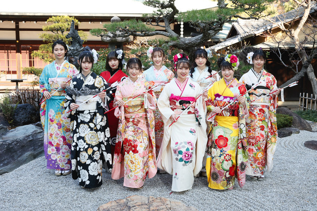NMB48・上西怜ら9名が成人式で艶やかな振袖姿! 画像