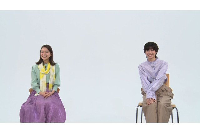 芳根京子＆佐久間由衣、CMで初共演！お互いの印象語る「スタイル良くて素敵」「キラキラしててまぶしい」 画像