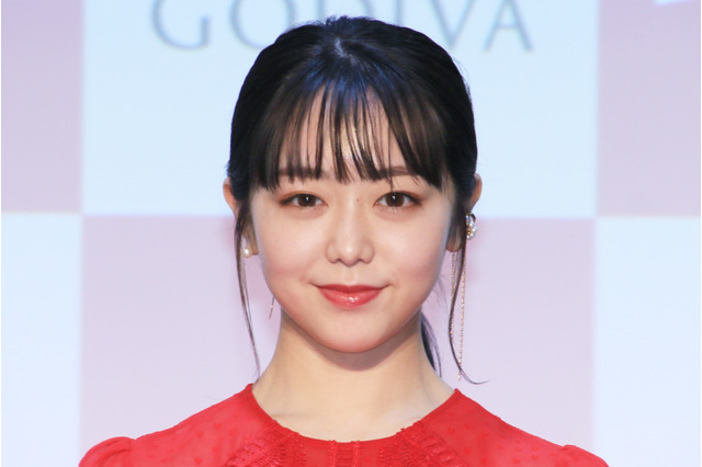 峯岸みなみ、永遠のライバルは野呂佳代＆“ももち”嗣永桃子 画像