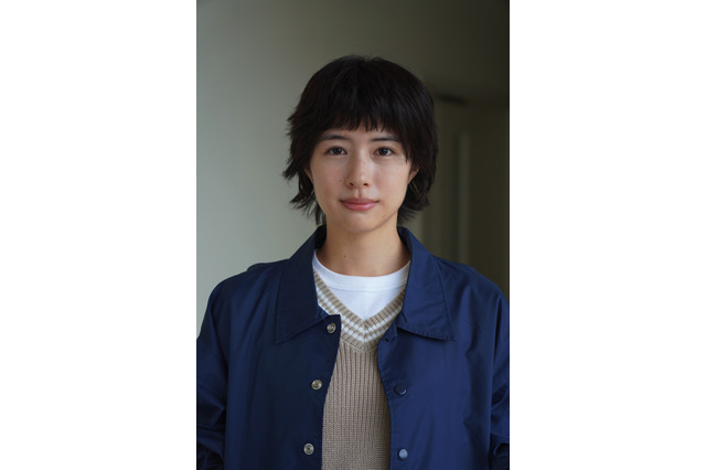 佐久間由衣、前髪バッサリのオン眉新人刑事に!新ドラマ『初恋の悪魔』 画像