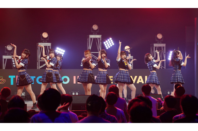 イケてるハーツが「TIF2022」で熱狂ライブ！へそチラ&ミニスカートの衣装でファンを魅了！ 画像