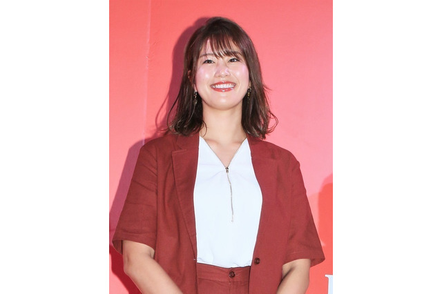 稲村亜美、肌露出セクシーなキャミ×ショーパン姿をインスタで披露! 画像