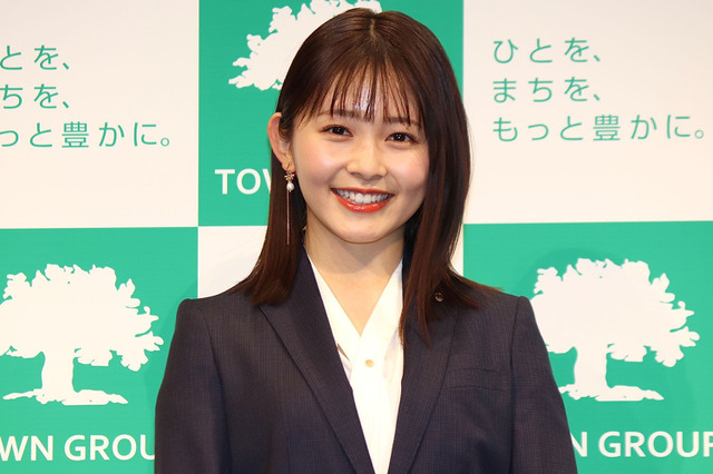『non-no』モデル久間田琳加、スーツ&ショーパンパジャマで美脚披露 画像
