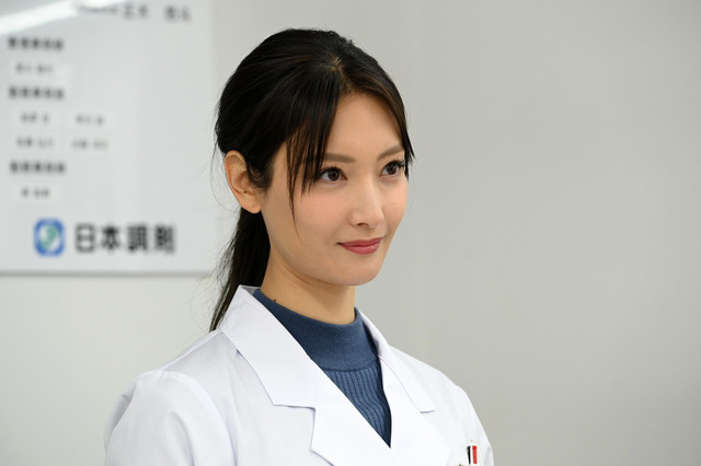 甲賀忍者の蛍(菜々緒)、国会議員のスキャンダルを掴めとの指令を受けて.....フジ新ドラマ『忍者に結婚は難しい』 画像