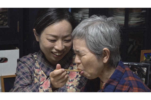 認知症の母、記憶が失われても母らしい感情は残るのか？脳科学者の娘が分析......『NHKスペシャル』 画像