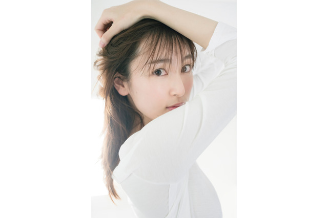 宮下かな子、デジタル写真集が発売!透き通る美肌披露! 画像