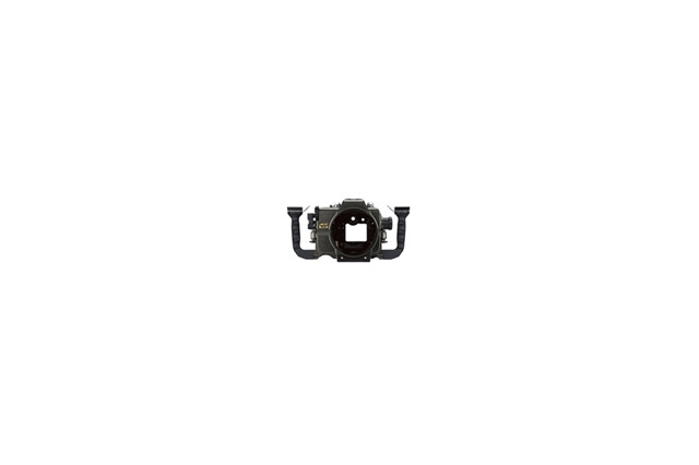 5D Mark IIで水中撮影——シーアンドシー・サンパック、5D Mark II用の水中ハウジング 画像