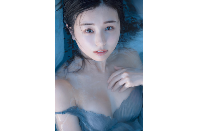 フェチ天使・くりえみ、大胆カット満載の3rd写真集が書泉売上1位に! 画像