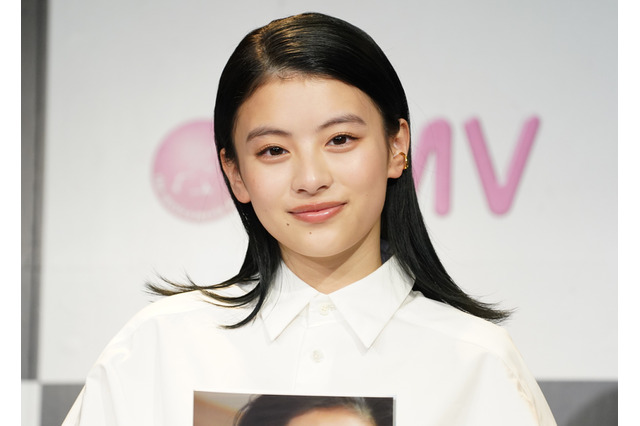 出口夏希、クビレ&腹筋カットのためジムに通うも「たくさん食べちゃいました」 画像