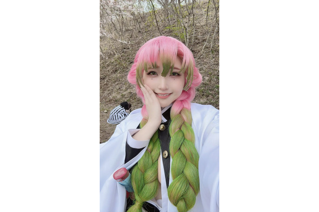 あまつまりな、『鬼滅』甘露寺蜜璃コスプレがセクシー！ 画像