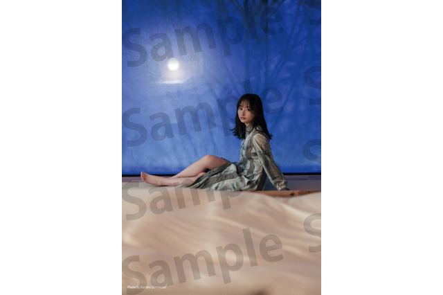 日向坂46・影山優佳、太ももちらりのセクシーカット!1st写真集の書店限定ポストカード10種一挙公開 画像