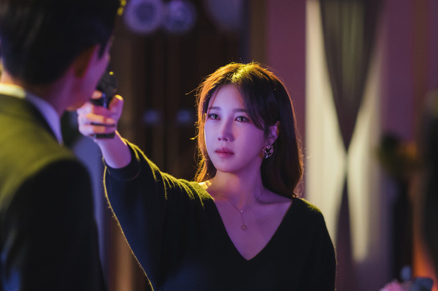 2人の人妻が夫へ復讐を開始!? 韓国ドラマ『パンドラ 偽りの楽園』物語後半突入で、入り乱れた事件を総まとめ 画像