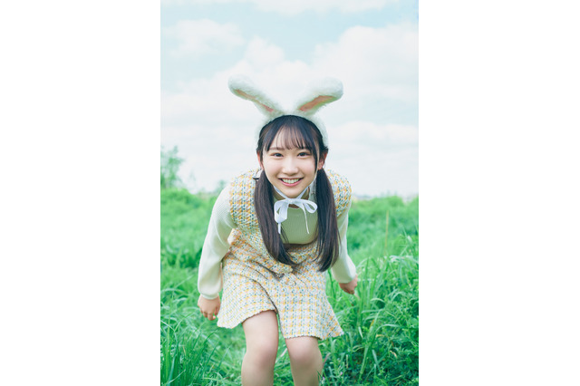 日向坂46・藤嶌果歩、うさ耳&ミニワンピでグラビア登場!北海道出身の16歳、4期生楽曲フロントメンバー 画像