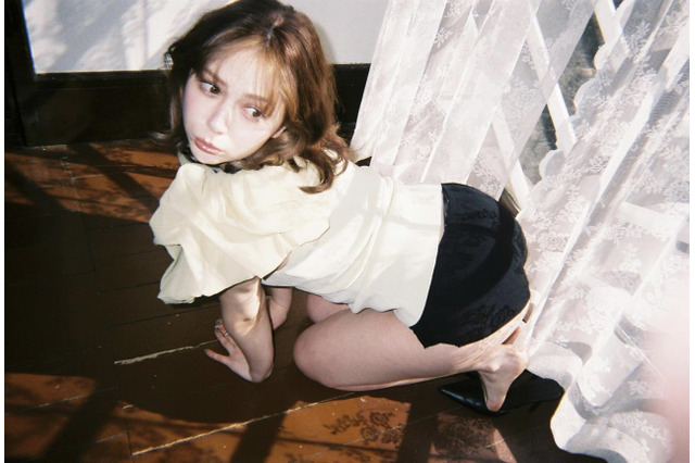 本日発売の『ViVi』で村重杏奈特集!セクシーオフショットが公開に 画像