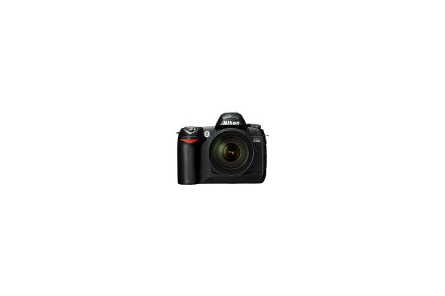ニコン、D70のマイナーバージョンアップモデル「D70s」を4/27に発売 画像
