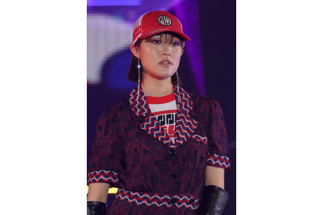 王林、クールな表情でランウェイ!GirlsAward会場から大歓声 画像
