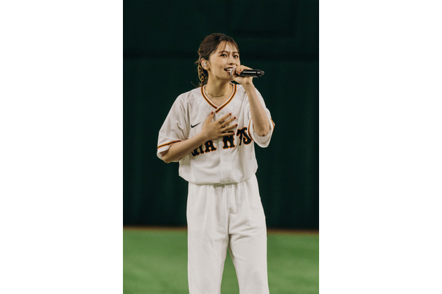 足立佳奈、読売ジャイアンツのイベントで圧巻の歌声を披露！ 画像