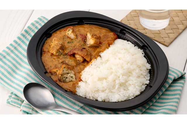 ローソンストア100に辛い新作グルメ集合！カレーにタンドリーチキンなど 画像
