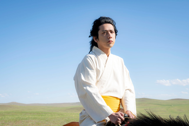 日曜劇場『VIVANT』放送スタート!ラストシーン登場の二宮和也の正体は? 画像