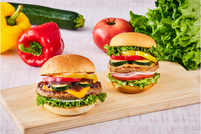 五感で夏を楽しめる！フレッシュネス、夏野菜のクラフトバーガーを期間限定販売 画像