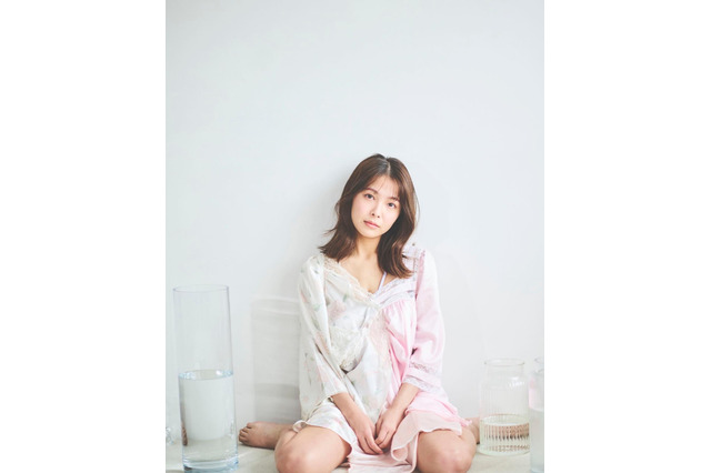 寺本莉緒、カレンダー発売?オフショットを公開 画像
