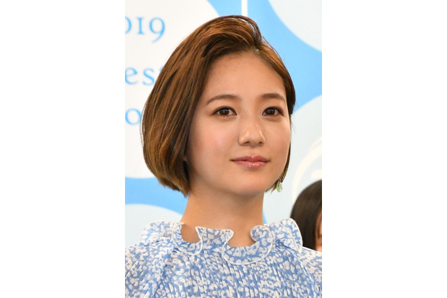 元AAA・伊藤千晃、美ボディ際立つ水着ショット&サーフィン動画 画像