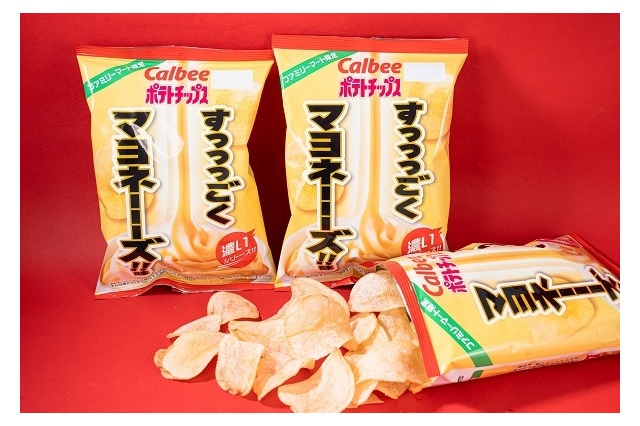 ファミマ×カルビーの濃いポテチ第2弾「すっっっごくマヨネーーーズ！！味」新発売 画像