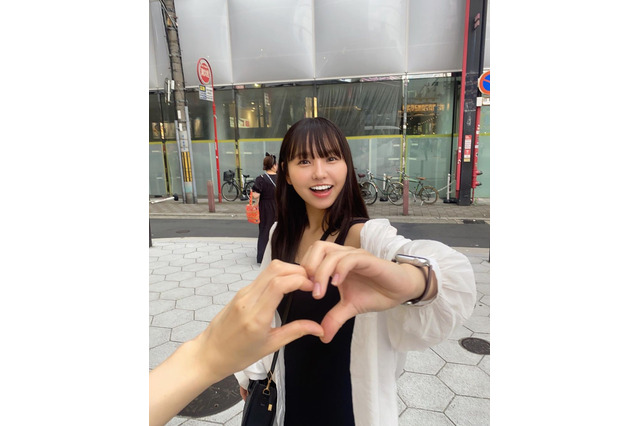 本郷柚巴、「ファンサしてみた」写真公開!ファン悶絶「お願いします」 画像