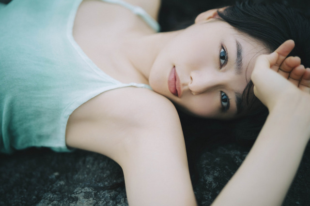 桜井日奈子「全部エモくなっているか確認して!」11月カレンダーブック発売 画像