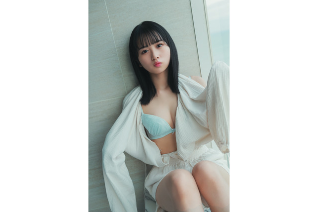 日向坂46・上村ひなの、初ランジェリーカットが解禁 画像