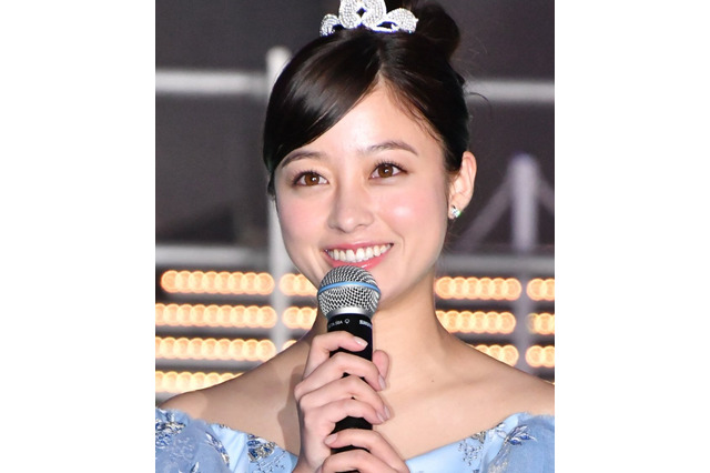 橋本環奈、キスシーンの苦労語る！俳優との身長差を埋めるため… 画像