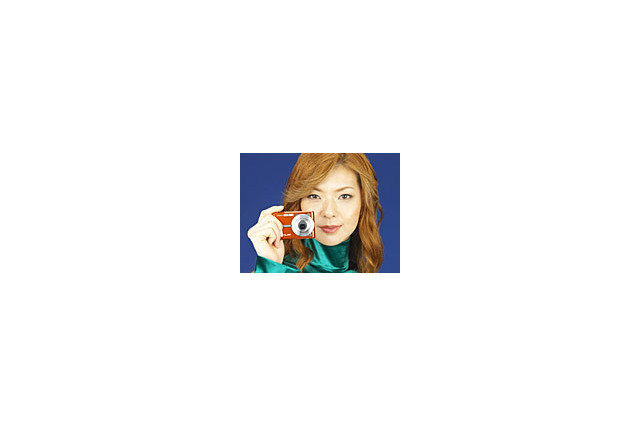 カシオ、「EXILIM CARD EX-S500」のテレビCMに元宝塚の彩輝直を起用 画像