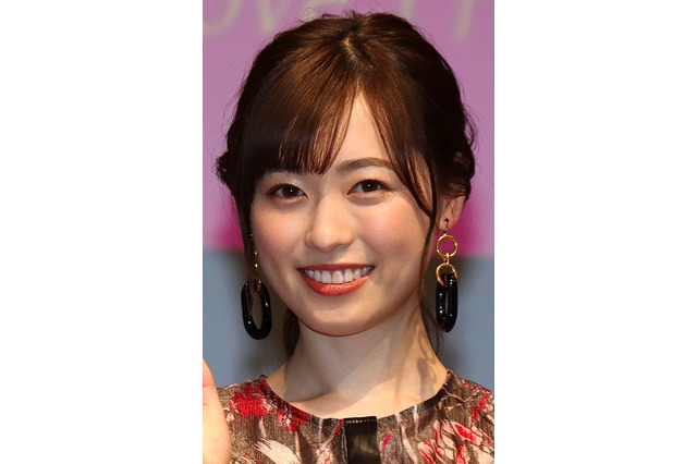 福原遥、大人なシースルー衣装で背中をあらわに「女神降臨」「めちゃくちゃ大人っぽい」 画像