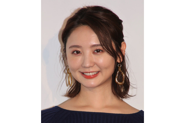 おのののか、夫・塩浦慎理選手と娘の幸せ家族ショット！クリスマスに向けリースを制作　 画像