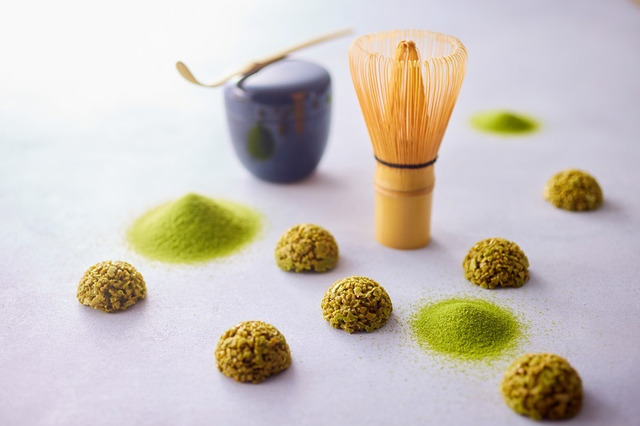 あの八つ橋がカリカリ食感のパフに!美十「抹茶クランチ缶」新発売 画像