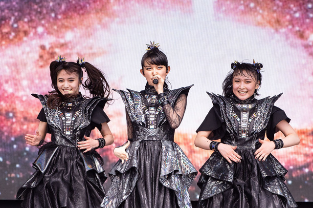 BABYMETAL、バレンタインデーに『ギミチョコ!!』のダンス動画投稿企画スタート！ メンバー3人による振り付け動画も公開へ 画像