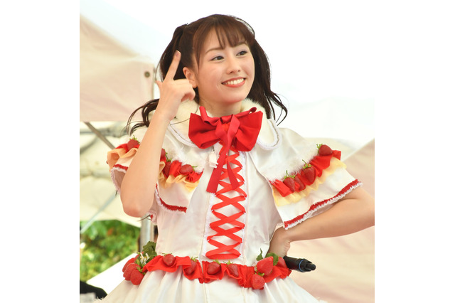 佐々木彩夏のミニスカゴルフウェア姿に絶賛の声 「かわいい」「決まってる」 画像