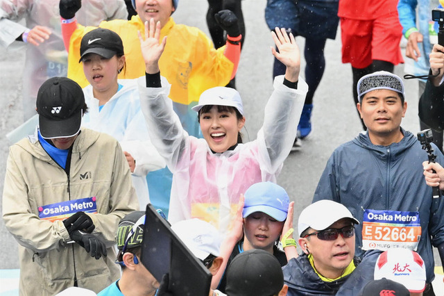 フルマラソン初挑戦の前田春香アナウンサー、「大阪マラソン」完走 画像