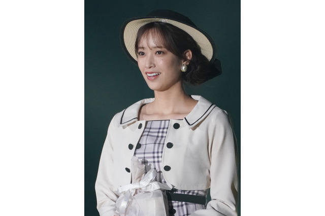 佐々木久美、「春風にぴったり」ふわふわレースの衣装披露 画像