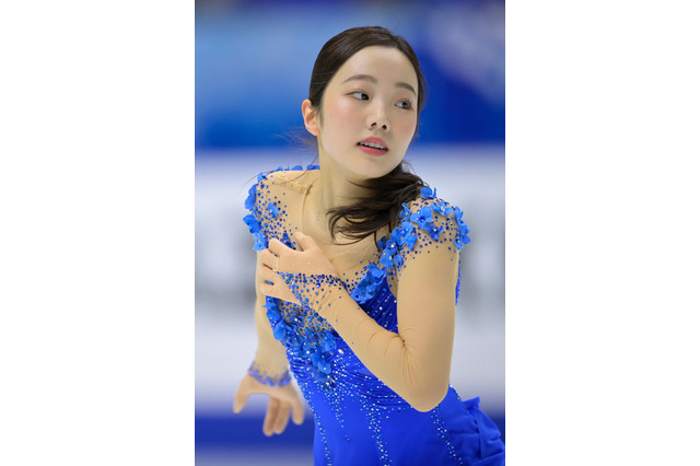 本田真凜、スタイルの良さ際立つ黄色いドレス姿公開! 画像