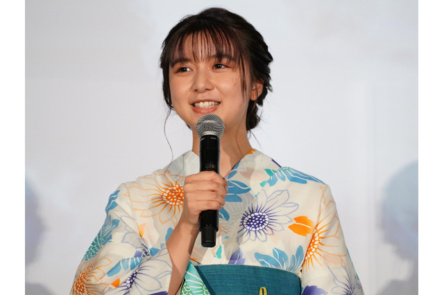 上白石萌歌、中学時代…卒業する先輩から衝撃のプレゼント「学ランもらいました」 画像