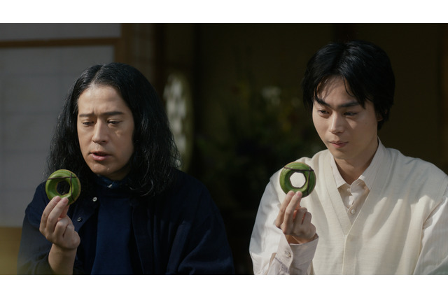 菅田将暉＆又吉直樹、CM初共演！“京都二人旅”をテーマにした「ミスド」新CMが27日オンエア 画像