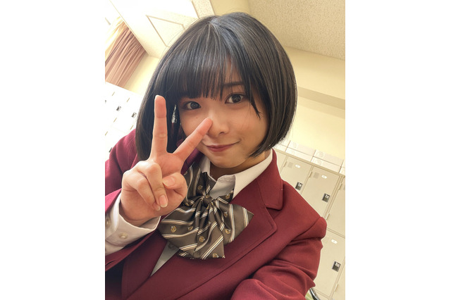 制服姿もキュート！桑島海空、ショートヘアJKの自撮りショット公開 画像