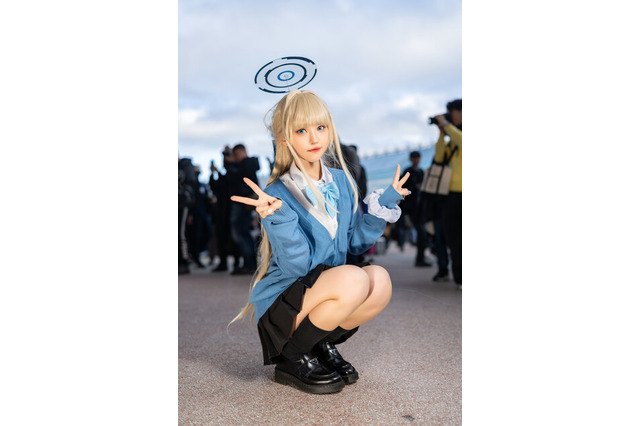 ミニスカから覗く太ももが眩しい…!『ブルアカ』制服スタイルなトキのカーディガン姿がかわいすぎ 画像