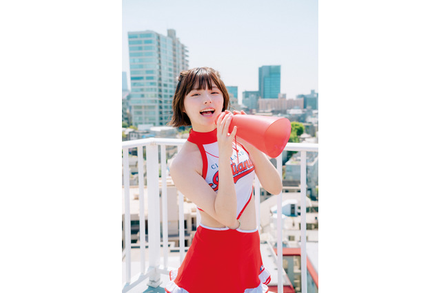 葉月つばさ、チアガールに!美白ボディとキュートな笑顔で声援 画像