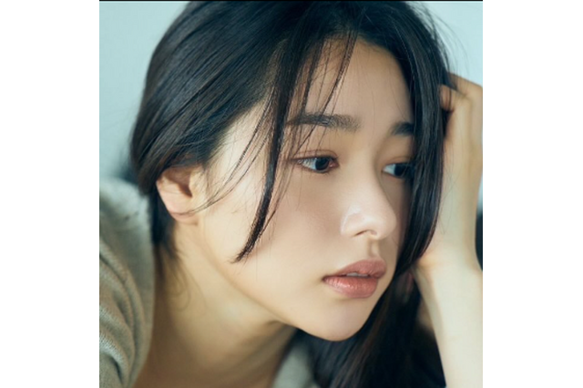 桜井日奈子、誕生日迎え“いい女”カット連続公開！ 画像