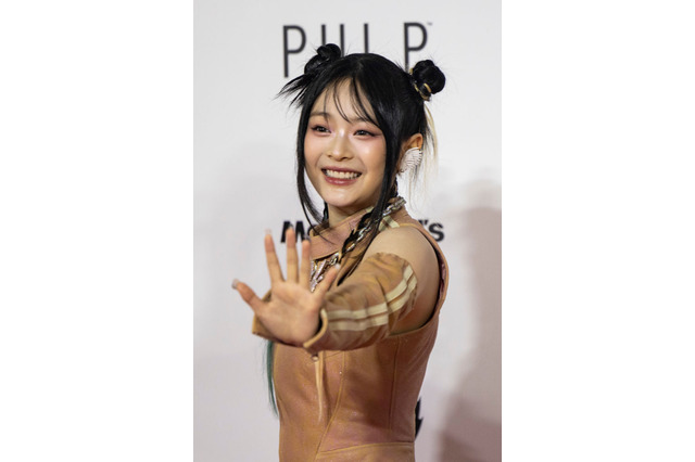 “表情管理の天才” NewJeans・ハニの表情が可愛すぎる!新曲「Bubble Gum」は多彩な“ビックリ顔”を次々と披露 画像