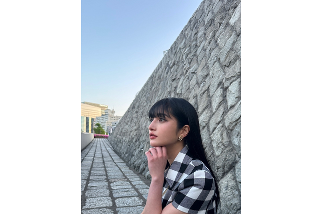 Taki、黒髪・パッツン前髪で雰囲気ガラリ! 画像